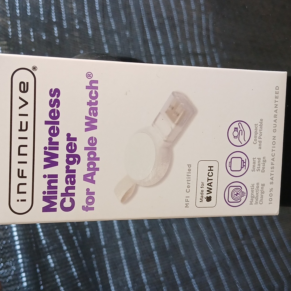 New Infinitive Mini Wireless Charger For Apple Watch - Picture 2 of 4